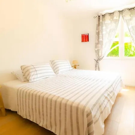 Tres Agreable Avec Barbecue 别墅 *